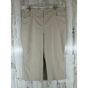 Chicos Fabulously Slimming Capri Pants Size 2.5‎ (37x21) Beige Stretchy Pockets